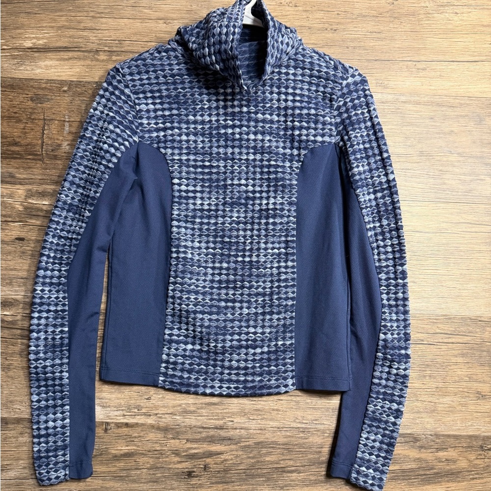 Nike Women's Blue Patterned Pullover Hoodie